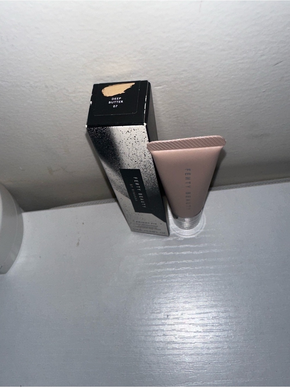 Fenty Beauty Bright Fix Eye Brightener — Deep Butter (warm mauve-brown) - Picture 3 of 5